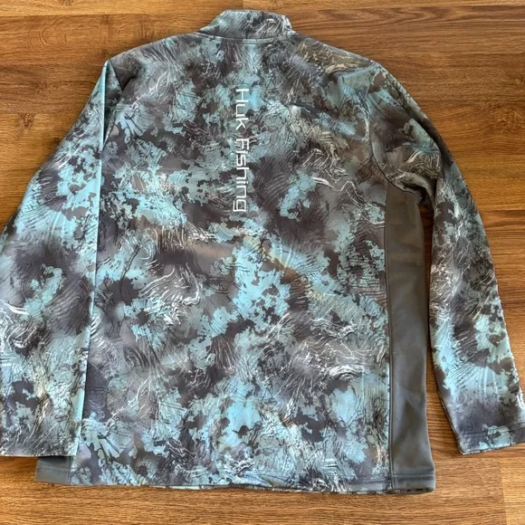 Huk Men’s quarter zip. Size- large. Color - tidewater camo - Picture 2 of 5